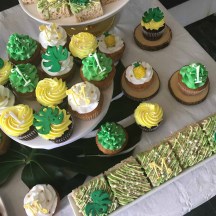 Monstera Cupcakes