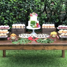 Amuse Tropical Dessert Table