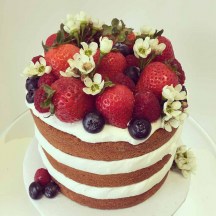 Naked Cake with Berries 1