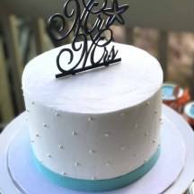 Smooth Buttercream with Pearls