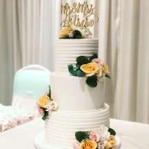 Textured Buttercream with Peach Flowers